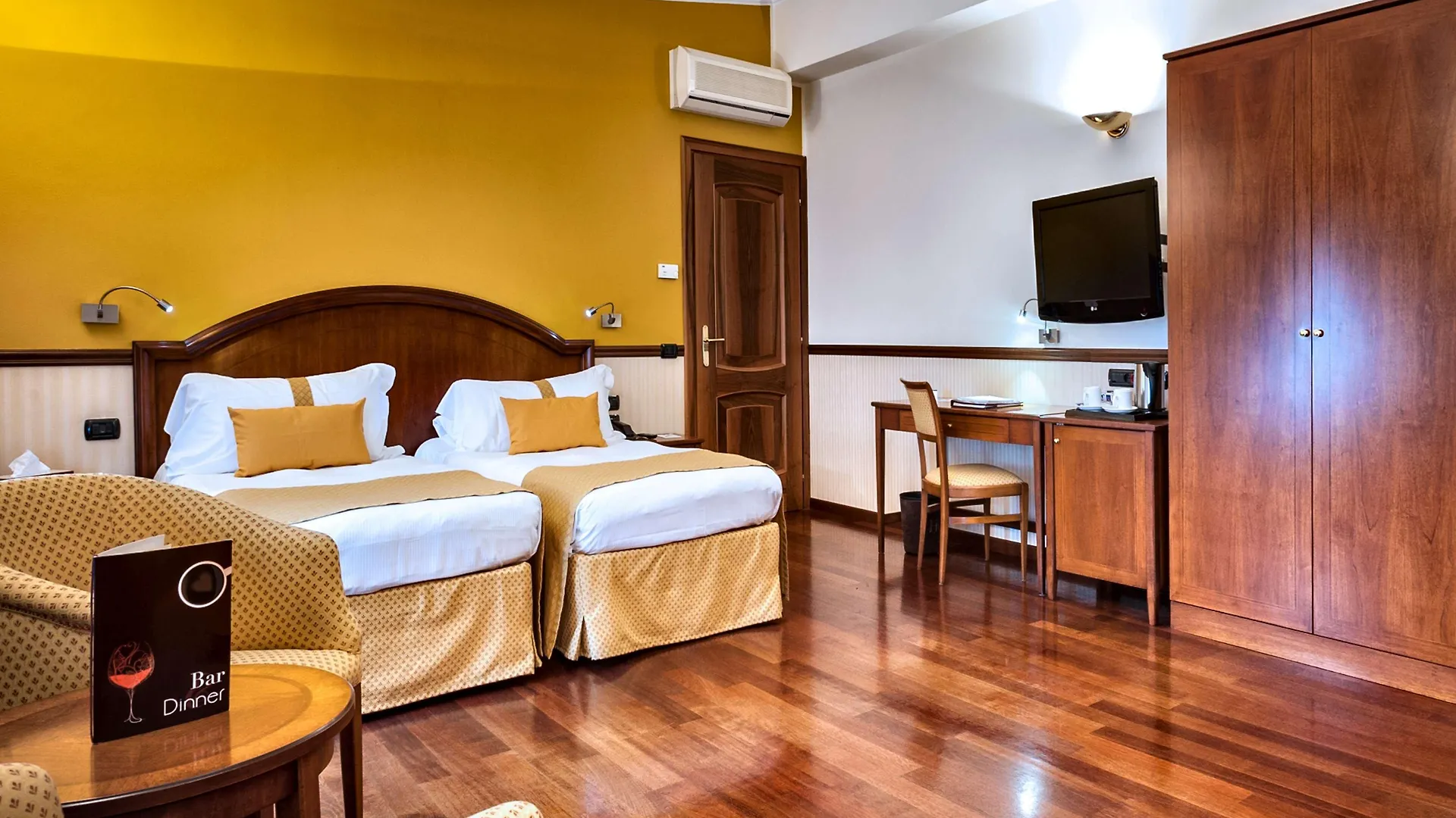 מילאנו Worldhotel Casati 18 מלון
