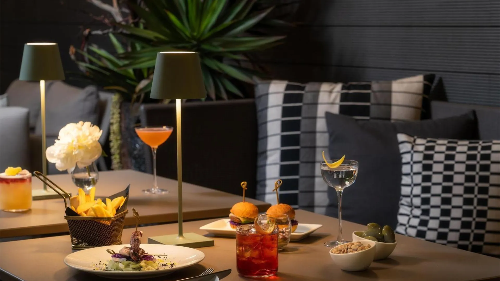 Worldhotel Casati 18 Milano 4*,  İtalya